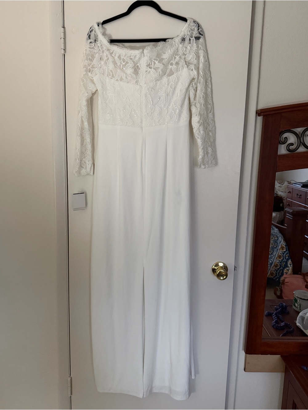 David's Bridal Ivory Lace Long-Sleeve Sheath Wedding Dress - Picture 4 of 5